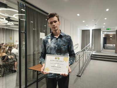 20 молодих жителів Житомирщини отримали премії ОВА по 10 тисяч гривень 20 молодих жителів Житомирщини отримали премії ОВА по 10 тисяч гривень