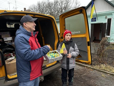 "Більше трьох тонн допомоги": жителі села Бричківка Полтавської ТГ передали допомогу на фронт "Більше трьох тонн допомоги": жителі села Бричківка Полтавської ТГ передали допомогу на фронт