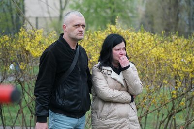Ракетний удар по Кривому Рогу 4 квітня: що нині відбувається на місці атаки. Фоторепортаж
