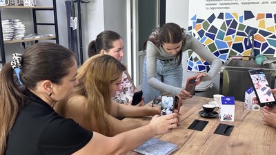 Опанування нових професій за 2 місяці: як працює центр освіти для дорослих у Вознесенську Опанування нових професій за 2 місяці: як працює центр освіти для дорослих у Вознесенську