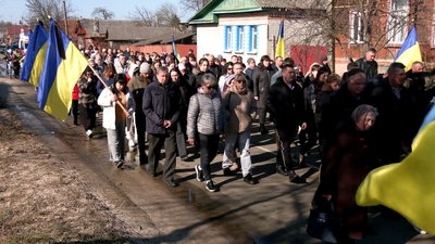 "Сподівалися, що він у полоні": у Городні на Чернігівщині попрощалися з прикордонником Сергієм Луговським "Сподівалися, що він у полоні": у Городні на Чернігівщині попрощалися з прикордонником Сергієм Луговським
