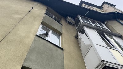 Будинок, вибиті вікна, Івано-Франківськ, атака дронами Будинок, вибиті вікна, Івано-Франківськ, атака дронами