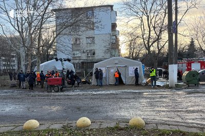 Вибило вікна, горіли будинки й автівки: фото наслідків нічної атаки на Одесу Вибило вікна, горіли будинки й автівки: фото наслідків нічної атаки на Одесу