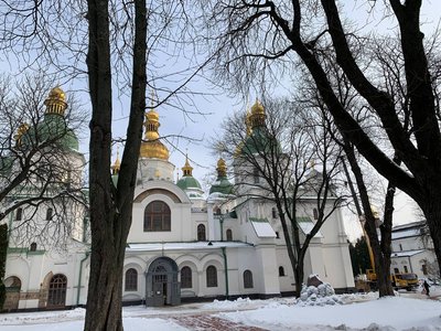 На Софійському соборі в Києві демонтують хрести для подальшої реставрації На Софійському соборі в Києві демонтують хрести для подальшої реставрації
