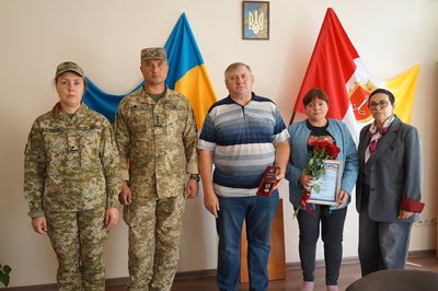 Родині загиблого прикордонника з Одеси передали державну нагороду Родині загиблого прикордонника з Одеси передали державну нагороду