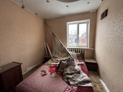 “Ми всі залишились бомжами”. Російська армія вдарила безпілотником по будинках у Стецьківці на Сумщині “Ми всі залишились бомжами”. Російська армія вдарила безпілотником по будинках у Стецьківці на Сумщині