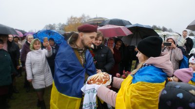 Майже три роки у полоні: в рідному селі на Волині зустріли 37-річного захисника Віталія Глєбова Майже три роки у полоні: в рідному селі на Волині зустріли 37-річного захисника Віталія Глєбова