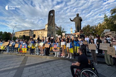У Києві та регіонах десятий день тривають протести проти відставки Федорова з посади очільника Міноборони У Києві та регіонах десятий день тривають протести проти відставки Федорова з посади очільника Міноборони
