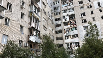 Пошкоджені житлові будинки, склади та дитячий майданчик: очевидці розповіли про нічний обстріл Миколаєва Пошкоджені житлові будинки, склади та дитячий майданчик: очевидці розповіли про нічний обстріл Миколаєва