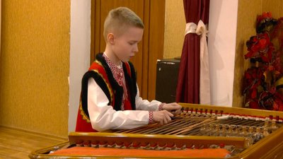 "Рідкісний інструмент": у Кропивницькому працює музична школа, де навчають грати на цимбалах "Рідкісний інструмент": у Кропивницькому працює музична школа, де навчають грати на цимбалах