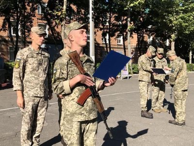 Валентин Полянський складає присягу Валентин Полянський складає присягу