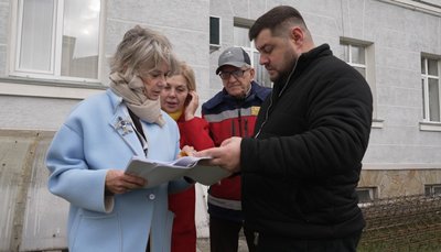 Подружжя іноземців волонтерить в Україні, Шморгун, Джон і Патриція, Тернопільщина, жовтень 2025 Подружжя іноземців волонтерить в Україні, Шморгун, Джон і Патриція, Тернопільщина, жовтень 2025