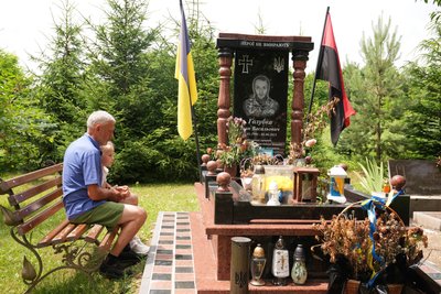 Іван Голубка, Герой України, могила, батько, Дебеславці, Івано-Франківщина Іван Голубка, Герой України, могила, батько, Дебеславці, Івано-Франківщина