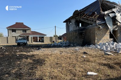"Все палає": жителі передмістя Одеси розповіли про нічний "прильот" дронів