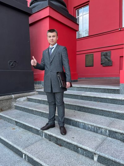 Всеукраїнський рекорд: миколаївський студент навчається одночасно в п'яти університетах Всеукраїнський рекорд: миколаївський студент навчається одночасно в п'яти університетах