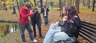 11-річна переселенка з Бахмута вчиться знімати кіно на безкоштовних курсах у Малині 11-річна переселенка з Бахмута вчиться знімати кіно на безкоштовних курсах у Малині
