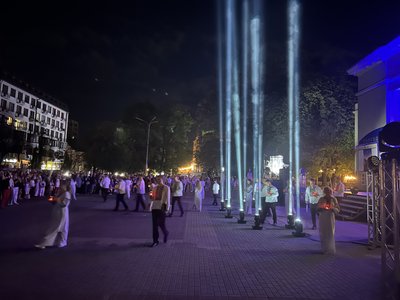 У Хмельницькому в День Незалежності вшанували пам’ять полеглих захисників «Дзвонами пам'яті» У Хмельницькому в День Незалежності вшанували пам’ять полеглих захисників «Дзвонами пам'яті»