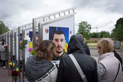 Понад 200 імен полеглих захисників: в Коростені на Житомирщині відкрили Алею пам'яті Понад 200 імен полеглих захисників: в Коростені на Житомирщині відкрили Алею пам'яті