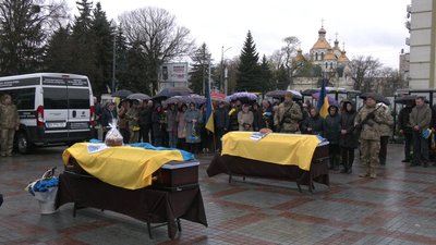 З добровольцем Сергієм Бойко порощались у Рівному З добровольцем Сергієм Бойко порощались у Рівному
