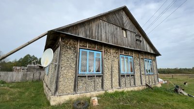 Хата з глини й дров: житель волинського села понад 30 років мешкає в екологічному будинку Хата з глини й дров: житель волинського села понад 30 років мешкає в екологічному будинку