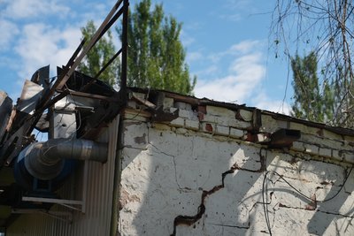 Удар дрона по дошкільному закладу в Сумах: пошкоджено вікна та двері, постраждалих немає Удар дрона по дошкільному закладу в Сумах: пошкоджено вікна та двері, постраждалих немає