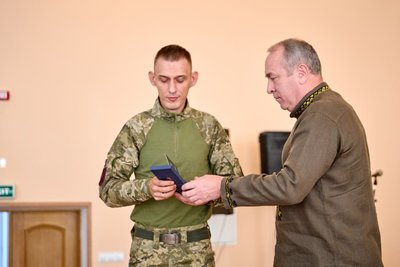 У Черкасах до Дня працівників освіти нагородили вчителів У Черкасах до Дня працівників освіти нагородили вчителів