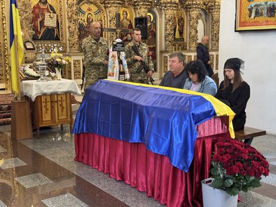 У Полтаві попрощалися із військовослужбовицею ТЦК Іриною Бурмак У Полтаві попрощалися із військовослужбовицею ТЦК Іриною Бурмак