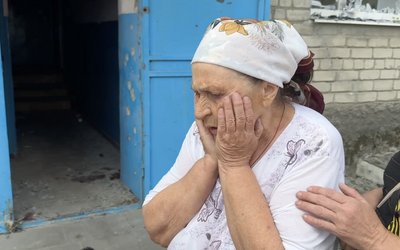 Удар РФ по Синельниковому: що відбувається на місці події