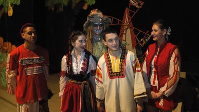 Новорічна казка-мюзикл "Ніч Чудасії": у Житомирському драмтеатрі показали прем’єру для дітей Новорічна казка-мюзикл "Ніч Чудасії": у Житомирському драмтеатрі показали прем’єру для дітей