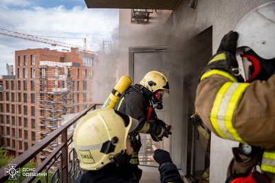 Через коротке замикання у щитку в Одесі сталася пожежа в багатоповерхівці Через коротке замикання у щитку в Одесі сталася пожежа в багатоповерхівці