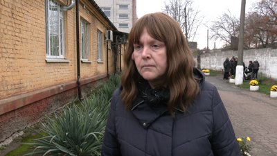 "Я вдячна мамі за життя": у Чернігові попрощалися із найстаршою матір’ю України Валентиною Підвербною "Я вдячна мамі за життя": у Чернігові попрощалися із найстаршою матір’ю України Валентиною Підвербною