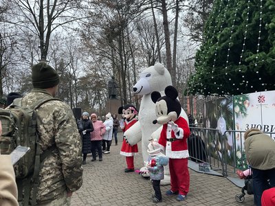 Ялинка, парк, ярмарок, Франківськ Ялинка, парк, ярмарок, Франківськ