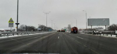 Проїзд забезпечений: дороги Київщини чистять від снігу понад 180 одиниць спецтехніки Проїзд забезпечений: дороги Київщини чистять від снігу понад 180 одиниць спецтехніки