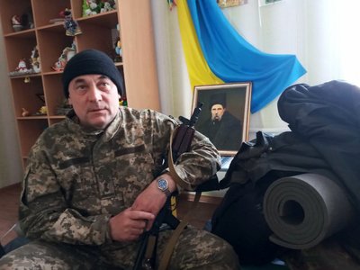 "Пішов в армію в 17, а закінчив в 60": лучанин повернувся до вчителювання після служби в ЗСУ "Пішов в армію в 17, а закінчив в 60": лучанин повернувся до вчителювання після служби в ЗСУ