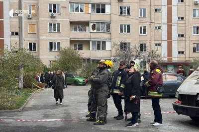 Обстріл Києва: в Деснянському районі "шахед" пошкодив десятиповерховий будинок Обстріл Києва: в Деснянському районі "шахед" пошкодив десятиповерховий будинок