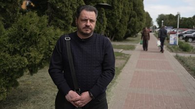 Олексій Прищепа розповідає про свого друга Віталія Крутого, з яким прощалися у Менській громада на Чернігівщині 20 травня 2024 року Олексій Прищепа розповідає про свого друга Віталія Крутого, з яким прощалися у Менській громада на Чернігівщині 20 травня 2024 року