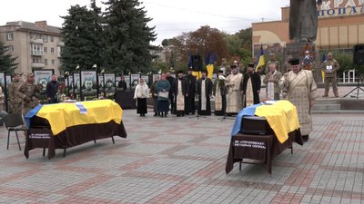 З військовими Віталієм Янковським та Дмитром Курашиком попрощалися у Рівному З військовими Віталієм Янковським та Дмитром Курашиком попрощалися у Рівному