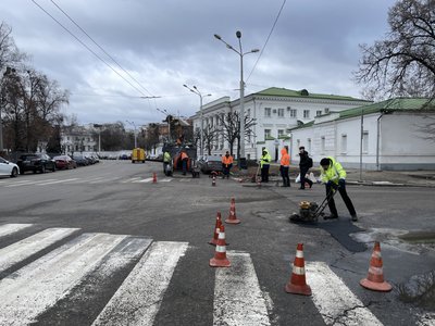 Розбиті дороги після зими: де у Полтаві проводять ямковий ремонт Розбиті дороги після зими: де у Полтаві проводять ямковий ремонт