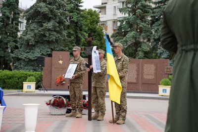"Йшов до своєї цілі": у Черкасах попрощалися з військовим розвідником "Йшов до своєї цілі": у Черкасах попрощалися з військовим розвідником