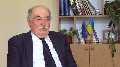 Кузьма Матвіюк під час інтервʼю журналістам Суспільного Кузьма Матвіюк під час інтервʼю журналістам Суспільного