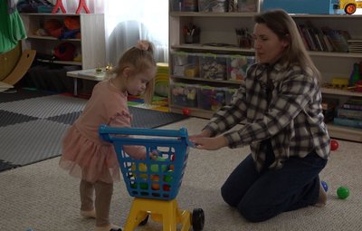 "Мрію почути слово мама": історія черкаської сім’ї, яка виховує доньку з синдромом Дауна "Мрію почути слово мама": історія черкаської сім’ї, яка виховує доньку з синдромом Дауна