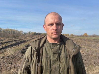 Відновлюють ліс після пожежі. На Дніпропетровщині висадили сіянці червоного дуба та сосни Відновлюють ліс після пожежі. На Дніпропетровщині висадили сіянці червоного дуба та сосни
