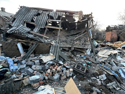 Руїни на місці удару російської ракети у Покровську, Донецька область, 30 листопада Руїни на місці удару російської ракети у Покровську, Донецька область, 30 листопада