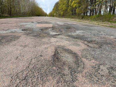 Ремонт дороги Р-18 на Житомирщині призупинили через зміну підрядника Ремонт дороги Р-18 на Житомирщині призупинили через зміну підрядника