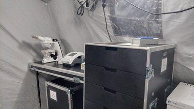 Передадуть на Схід: з Нідерландів на Львівщину привезли мобільні шпиталі Передадуть на Схід: з Нідерландів на Львівщину привезли мобільні шпиталі