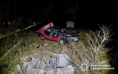 У Кременчуцькому районі водій загинув у ДТП, врізавшись у паркан У Кременчуцькому районі водій загинув у ДТП, врізавшись у паркан