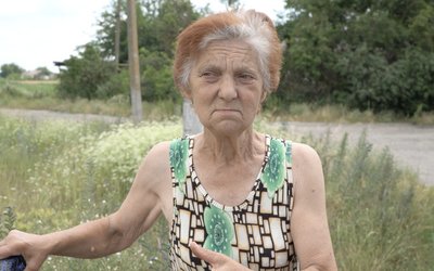 «На ніч сходимося в одну хату». Жителі сіл Васильківської громади, попри обов'язкову евакуацію, залишаються вдома