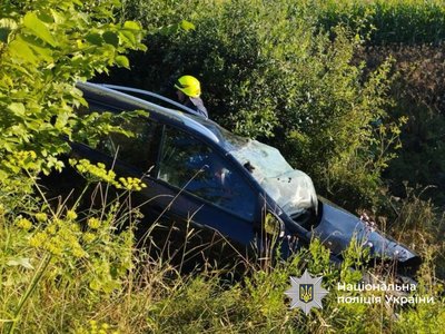 На об'їзній дорозі Немирова сталася смертельна ДТП: загинули двоє людей, троє травмовані На об'їзній дорозі Немирова сталася смертельна ДТП: загинули двоє людей, троє травмовані