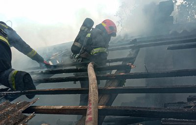 Залишки від будинку після пожежі Залишки від будинку після пожежі
