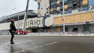 Росіяни влучили в готель Kharkiv Palace у Харкові 30 грудня: фоторепортаж Росіяни влучили в готель Kharkiv Palace у Харкові 30 грудня: фоторепортаж